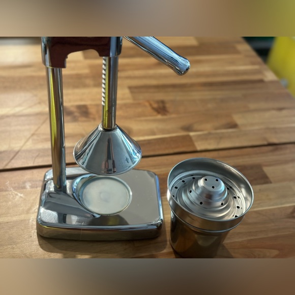 Manual Fruit Squeezer | Durable Stainless Steel - Picture 7 of 7